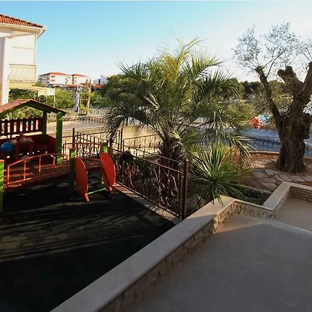 Vila Roko With Swimming Pool