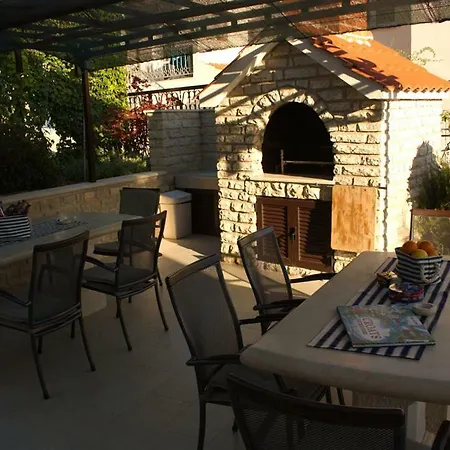 Roko With Swimming Pool Vila Trogir