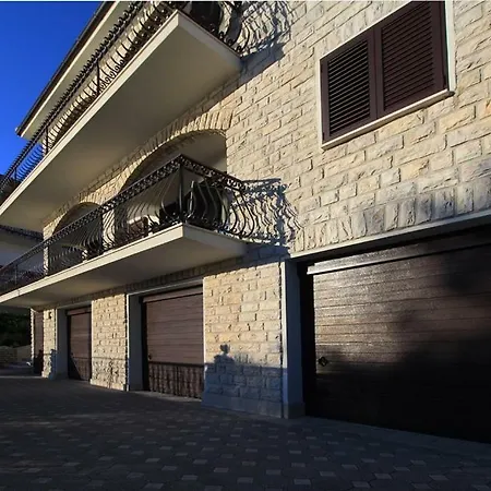 Roko With Swimming Pool Vila Trogir